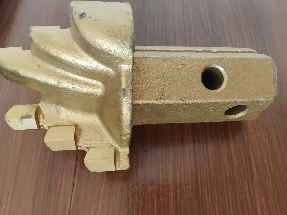 Vârf de centrare cu dinți vidia pentru burghiu pământ și foraje