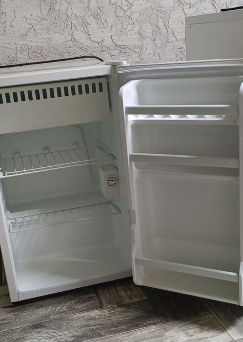 Продам небольшой холодильник б/у