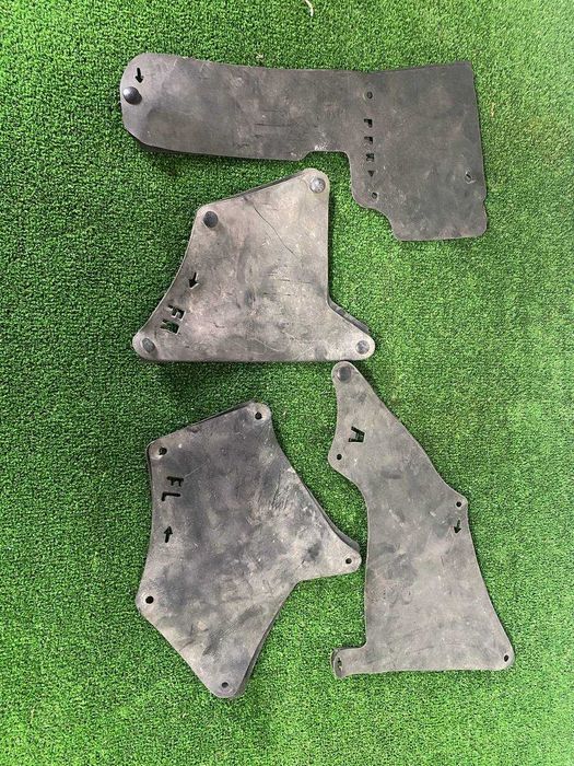 Защита моторного отсека боковая на тойоту прадо 150 (щиток резиновый)