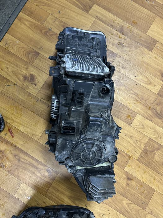 Передние фары BMW G30