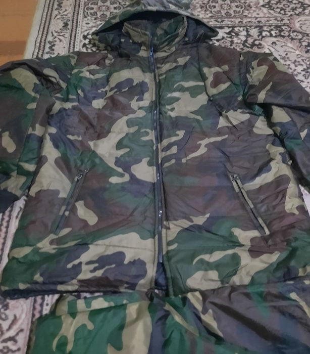 Продаю бушлат с брюками вода не пронецаемый