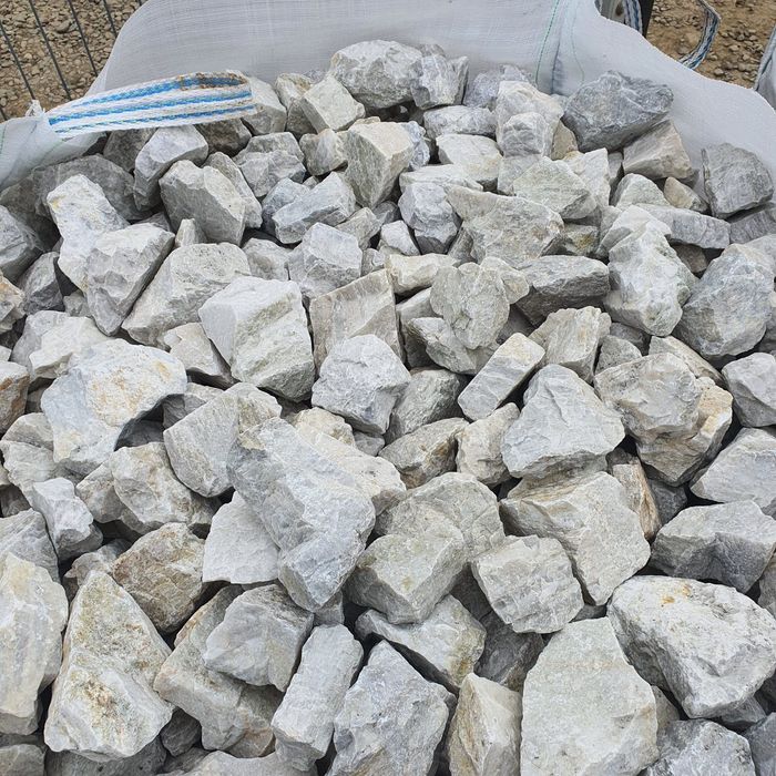 Depozit de piatra pentru gard locație șoseaua Iasi Hlincia