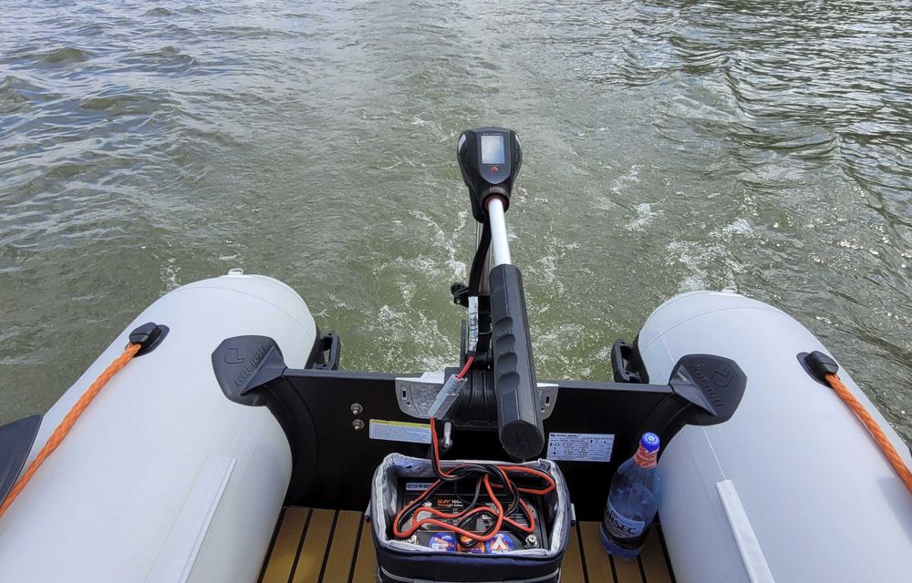 motor electric + baterie si accesorii pentru barca