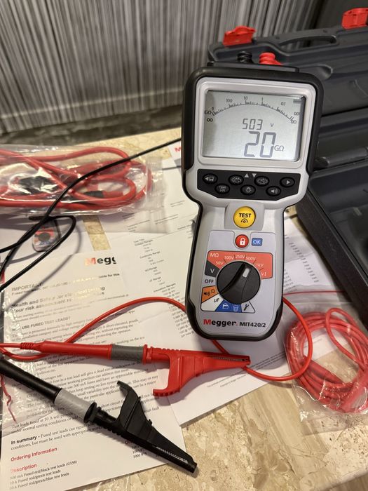 Професионален уред MEGGER MIT420/2 (Made in UK)