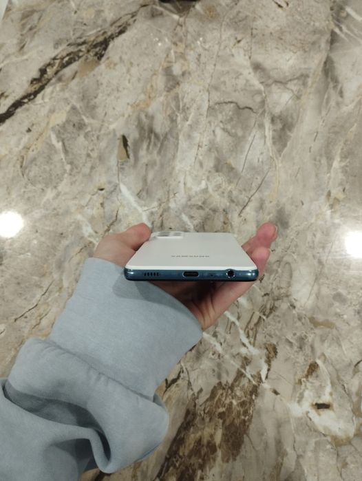 Самсунг а72 срочно продам