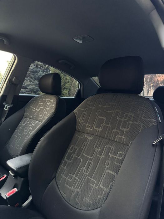 Продам седан Kia Rio