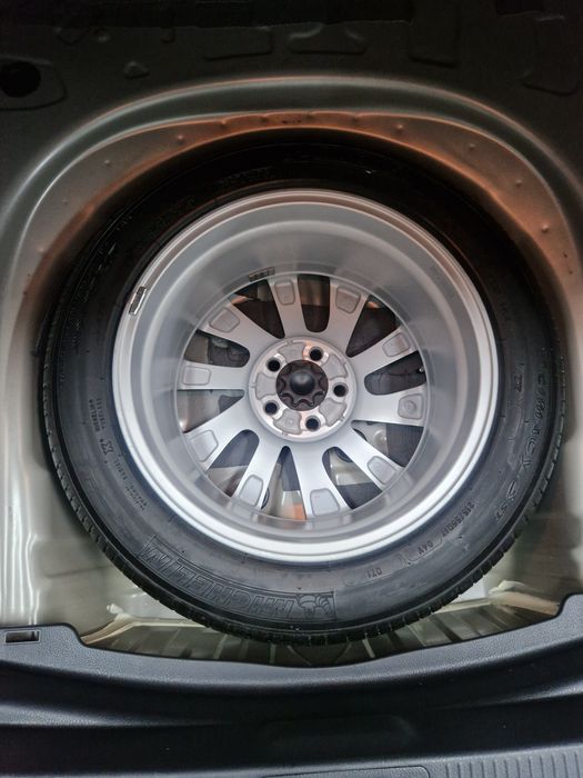 Продам шины с дисками камри 75