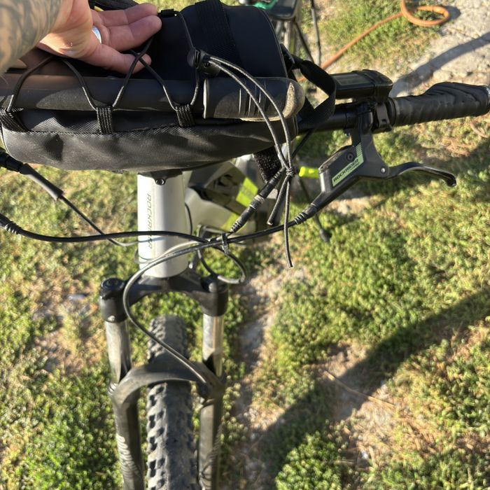 Schimb bicicleta sau vind bicicleta merge impecabil