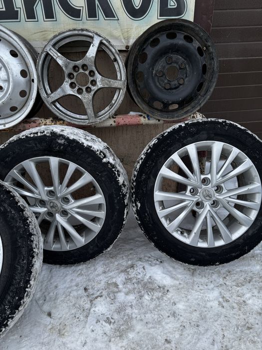 Продам диски с резиной от Камри
