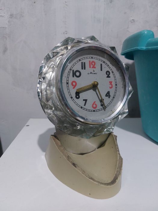 Продам антиквариат часы Маяк