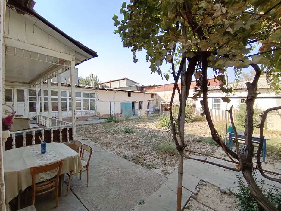 Продаётся участок под застройку нового дома.