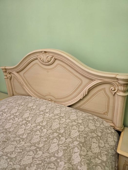 Продам спальный гарнитур комплект