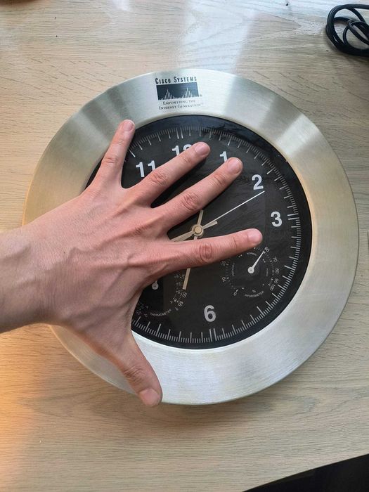 Стенен часовник с термометър и хигрометър Cisco