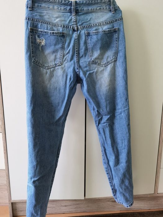 Продавам дамски дънки