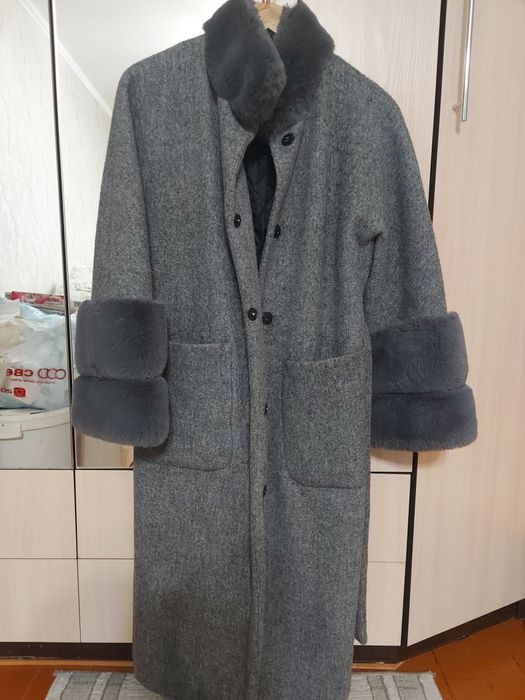 Продам женское пальто