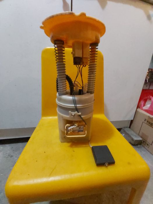 Горивна помпа за Мерцедес А150, бензин!