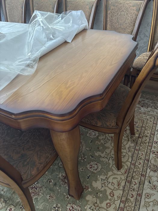 Продам стол натуральное дерево