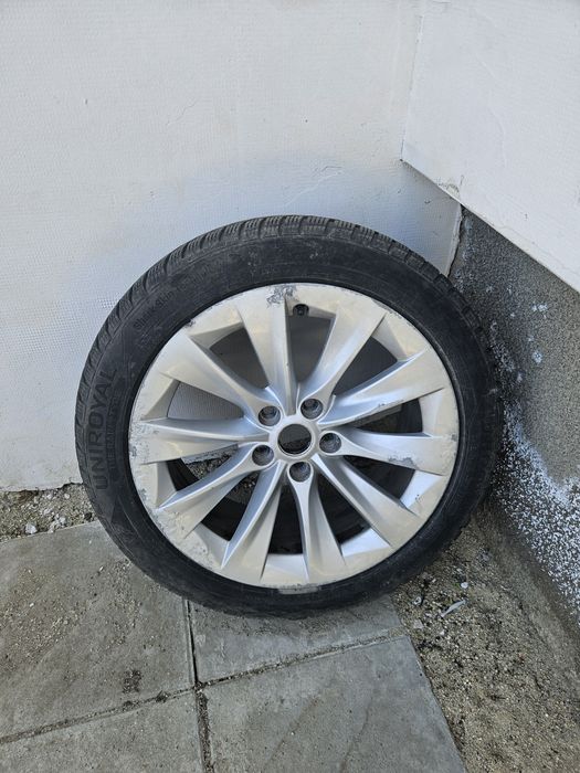 Джанта с гума Tesla S