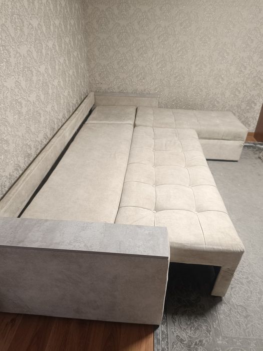 Диван угловой.     .