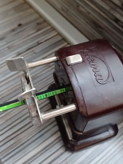 Hema Ретро,бакелитена острилка за моливи,.Настолна