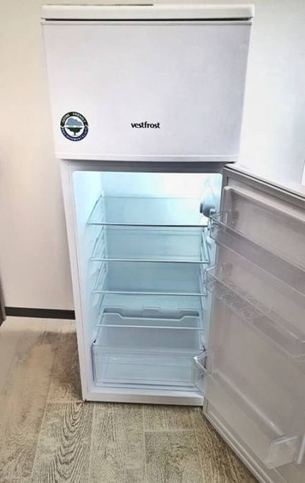 Хладилник с фризер VESTFROST
