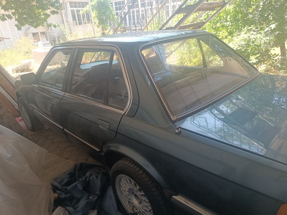 Автомашина BMW M20 E30