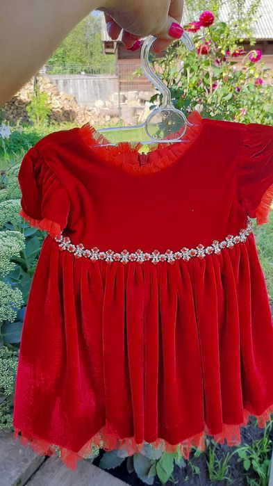 Rochita de catifea, superba, marimea 68.