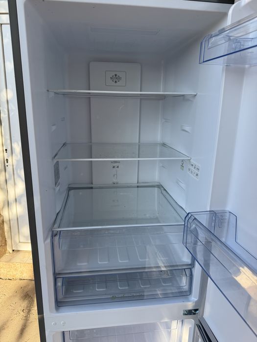 Vand Frigider Signature