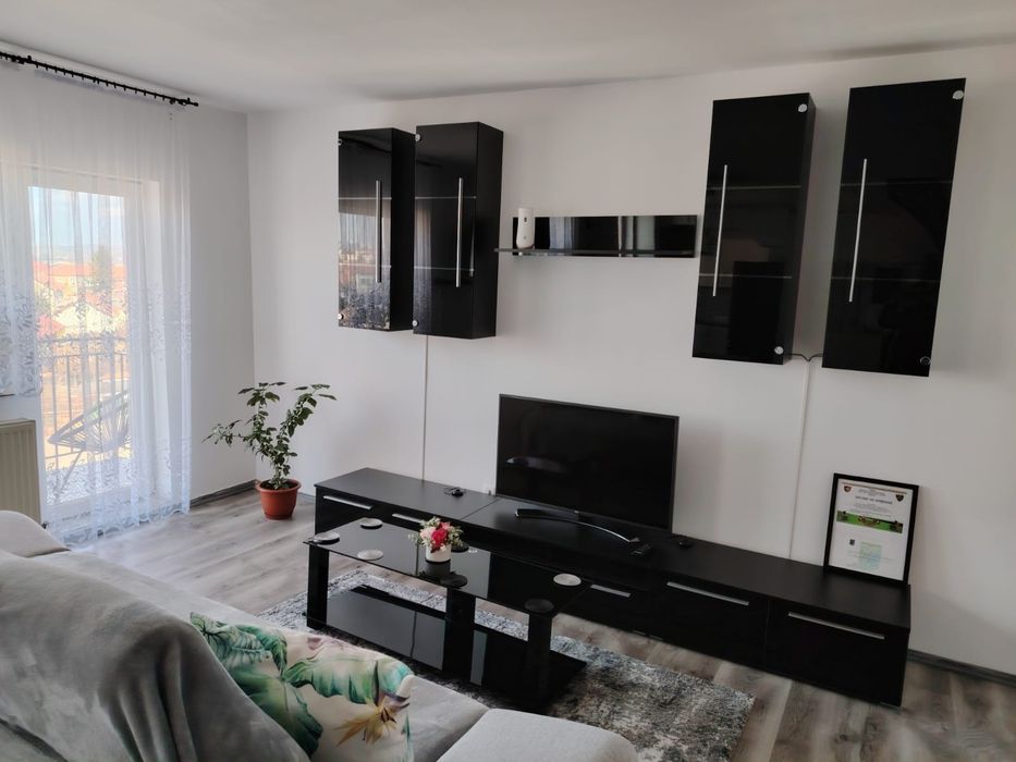 Închiriez apartament 3 camere Sibiu