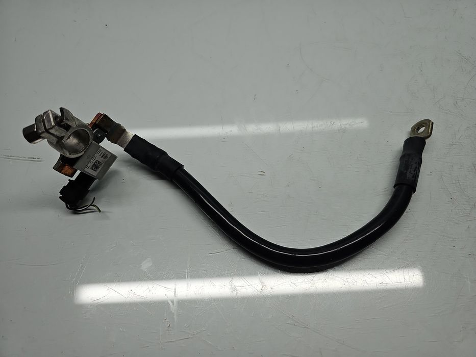 Borna baterie (-) AUDI A6 (4G2, C7) [Fabr 2012-2017] 8T0915181