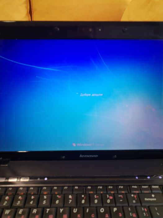 Леново лаптоп втора рака