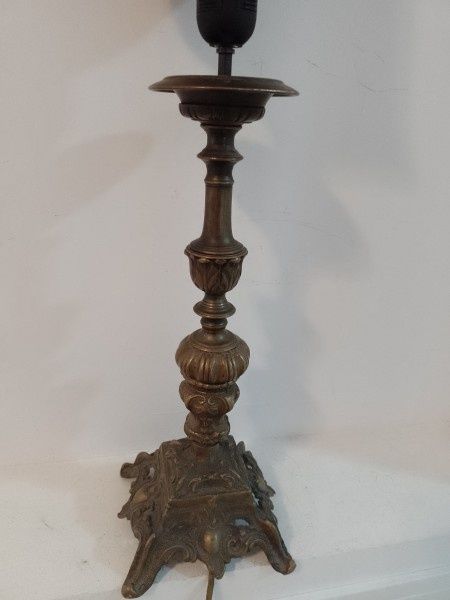 Elegant lampadar din bronz Baroc