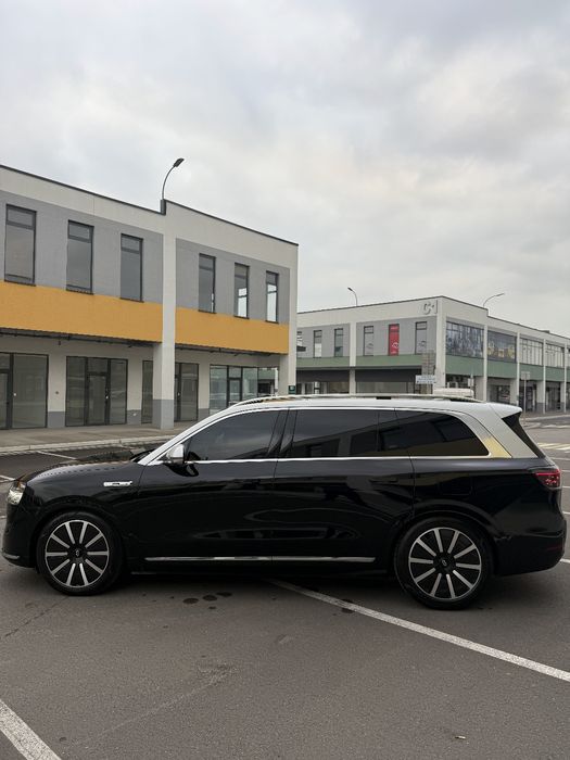 Huawei AITO M9 Max идеальный