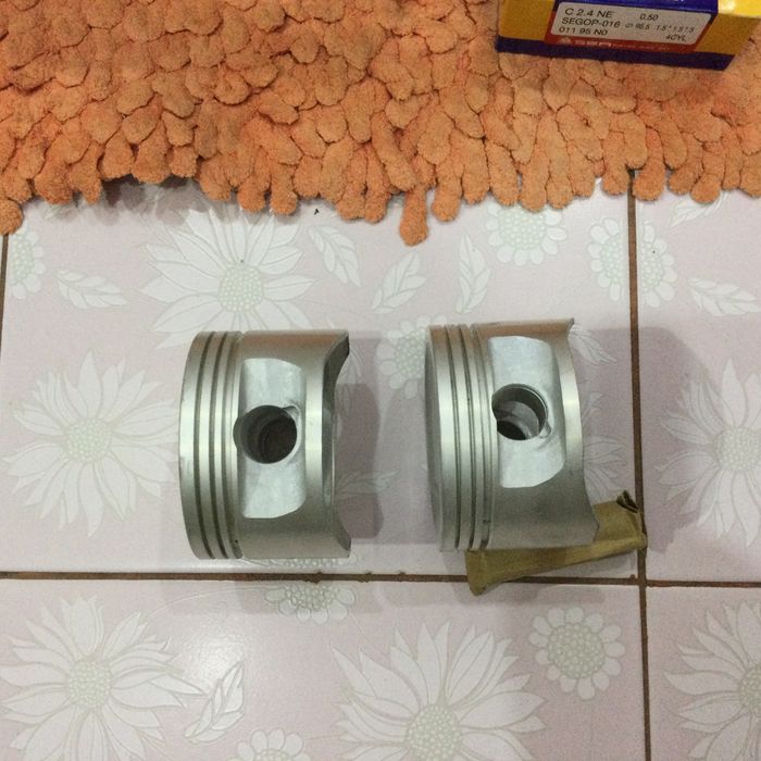 Продам поршня на Опель
