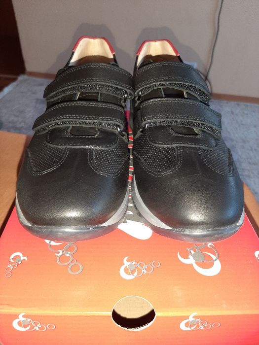 Туфли кожаные на мальчика 36 размер.