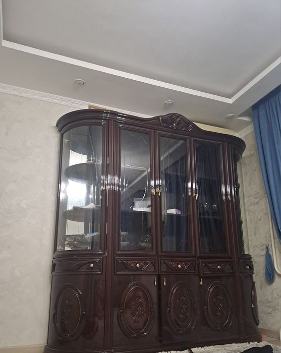 Сервант из натурального дуба