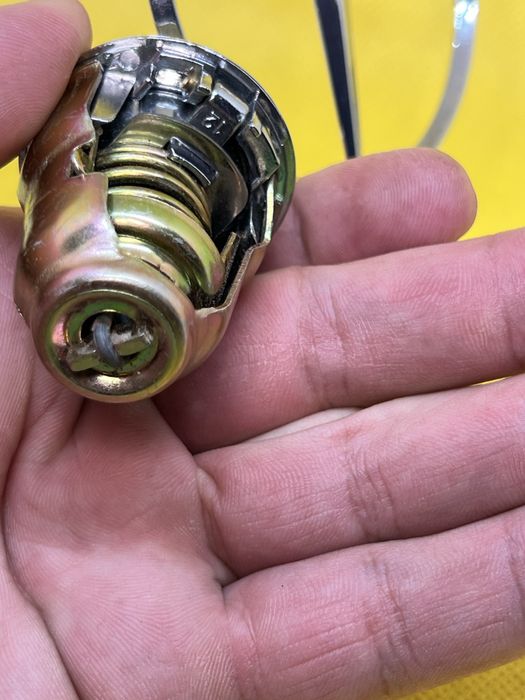 Мерцедес Емблема