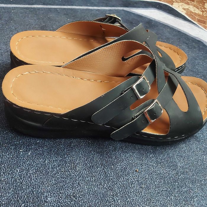 Дамски чехли с регулируема каишка