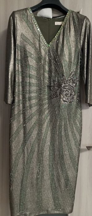 Vând rochie midi deosebita  ocazie