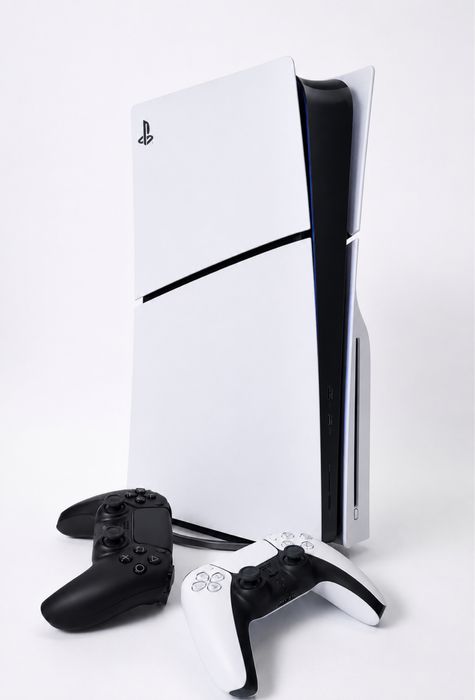 PlayStation 5 Slim, 1TB SSD D-Chassis, în stare foarte bună, perfect funcțional