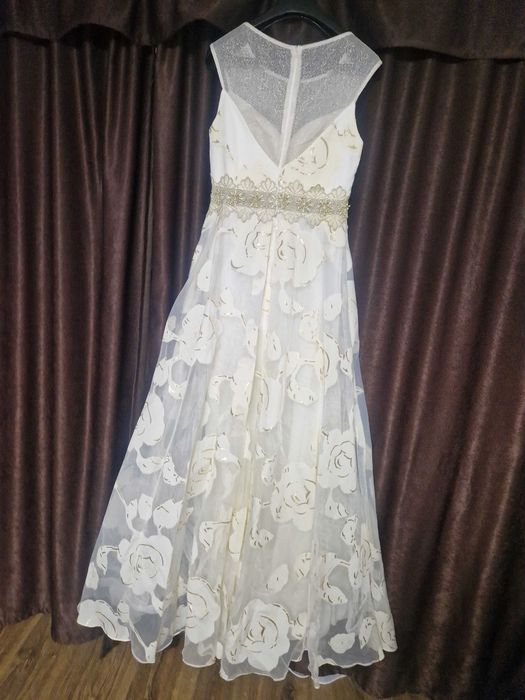 Vand rochie noua deosebit de eleganta pentru ocazii speciale