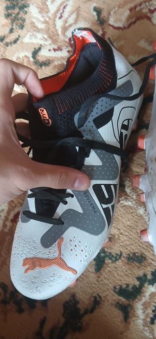 Futbõlchilar uchun butsi puma