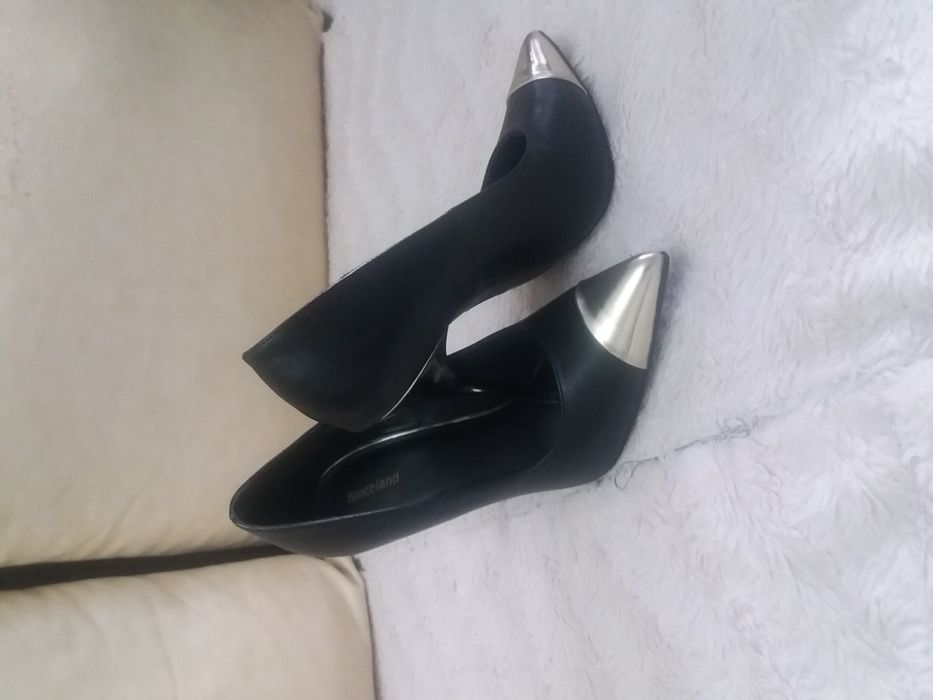 Vand pantofi eleganti