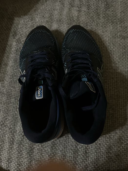 Кроссовки ASICS оригинальные , БУ