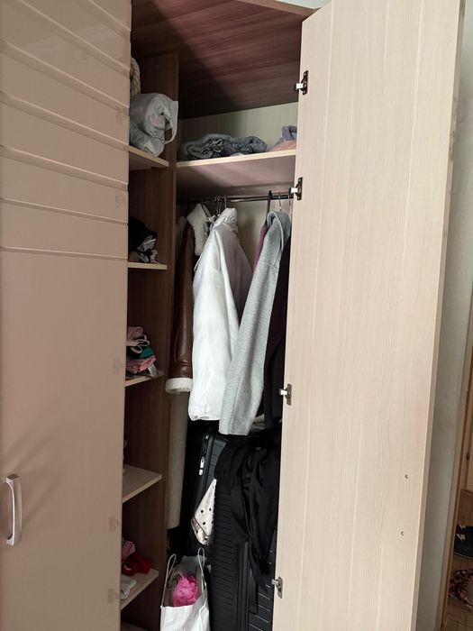 Продается угловой шкаф