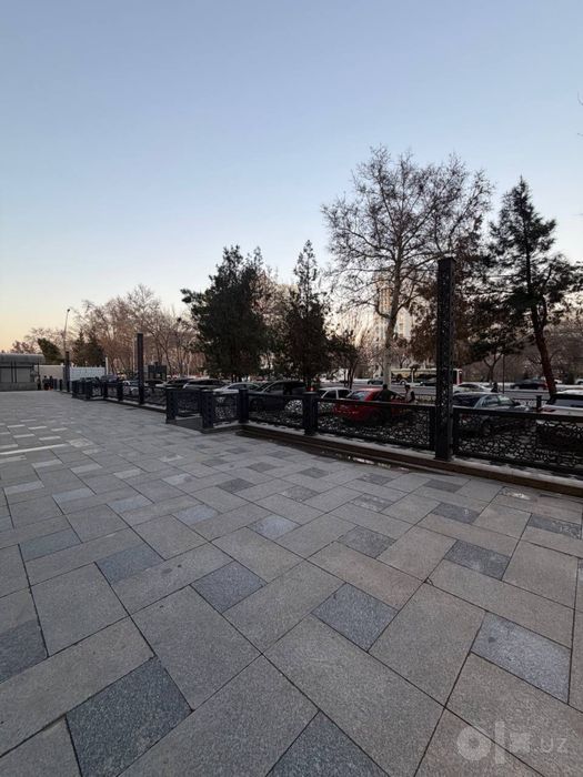 Ул.Бабура Жк "Узбегим" нежилое помещение 316кв.м первая линия коробка