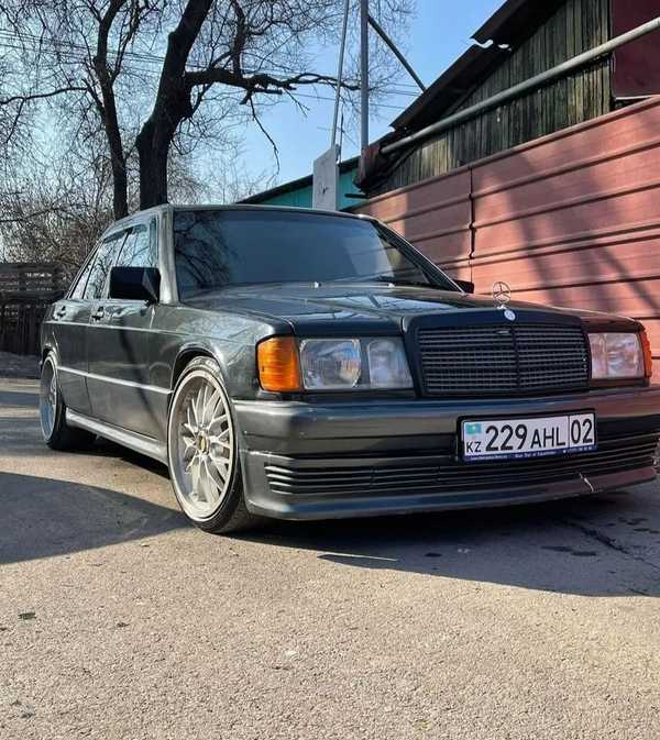 Mercedes 190 без бампера