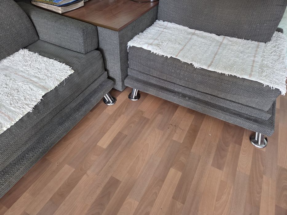 Продам угловой диван,шкаф