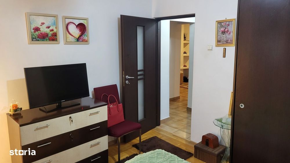 Apartament 3 camere, balcon și debara, etaj 3