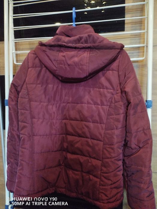 Дамско спортно яке